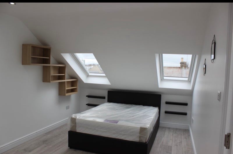 Room Grosvenor Road in Greater London