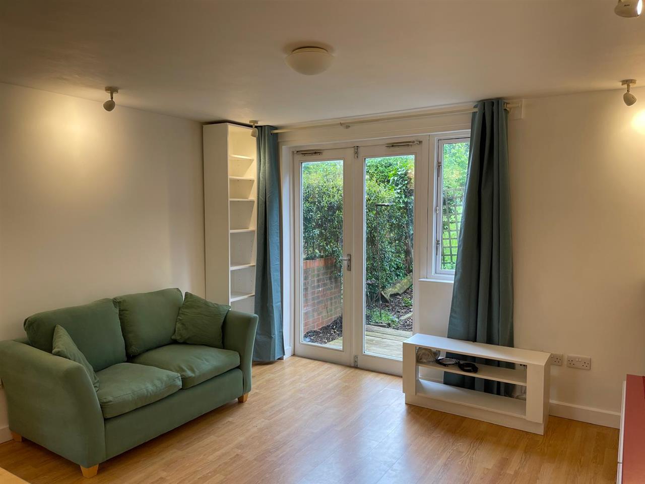 Flat Bredgar Road in Greater London