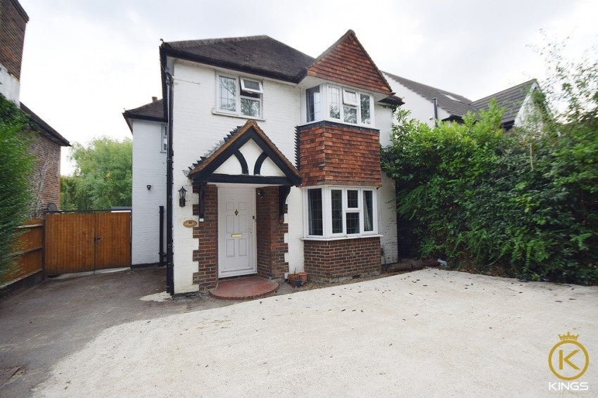 Flat Ash Grove in Guildford
