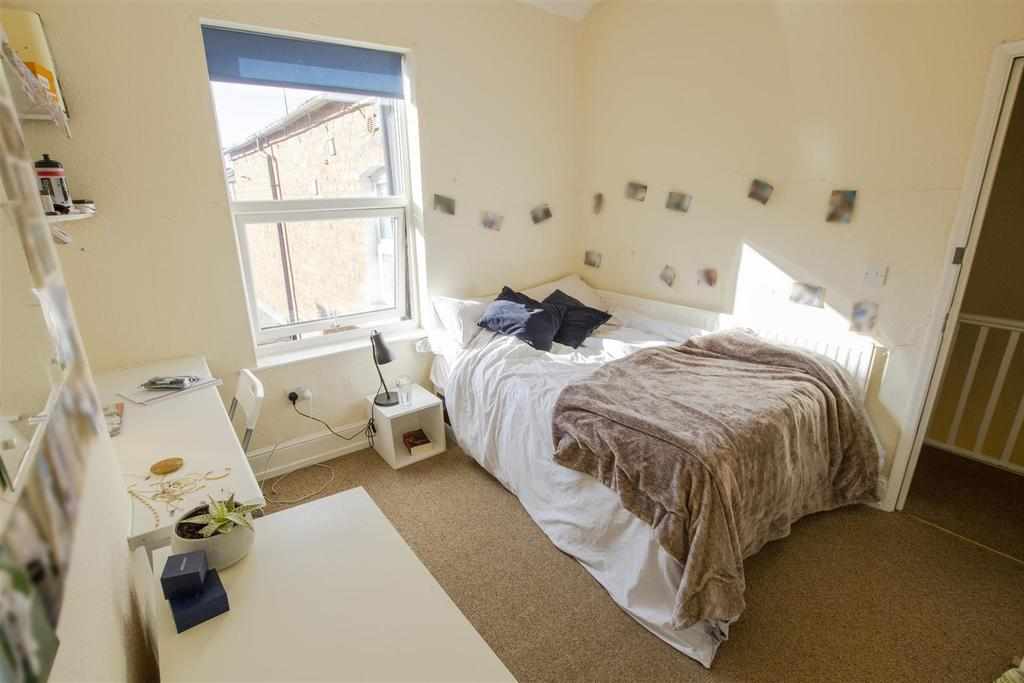 Flat Bournbrook Road in Birmingham