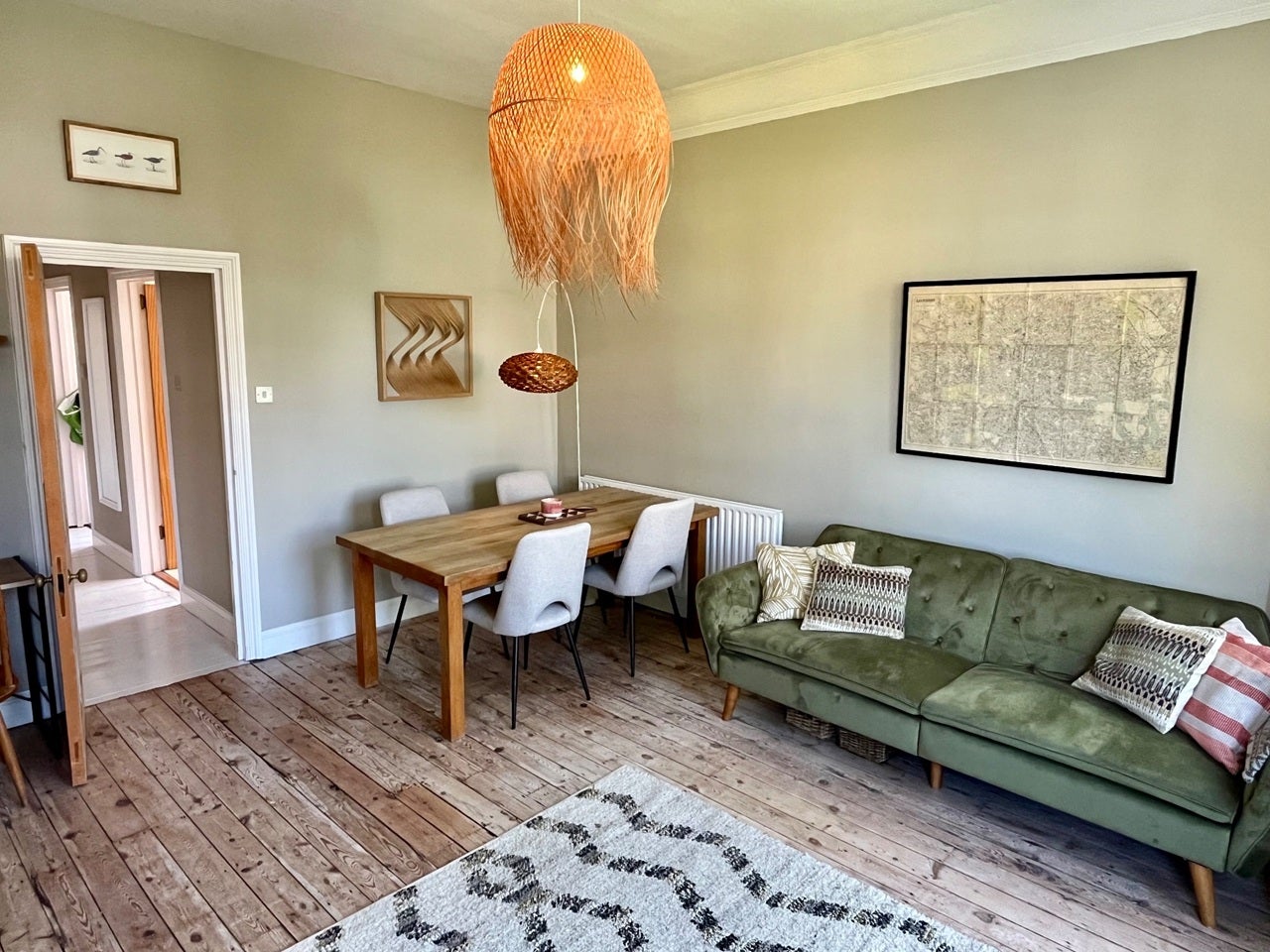 Flat Surbiton Hill Road in Greater London