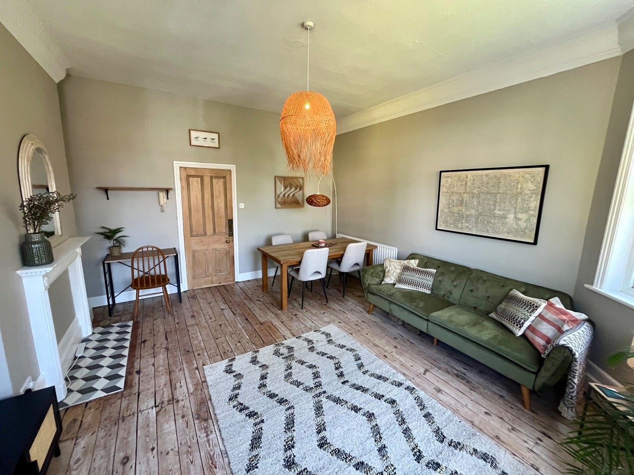 Flat Surbiton Hill Road in Greater London