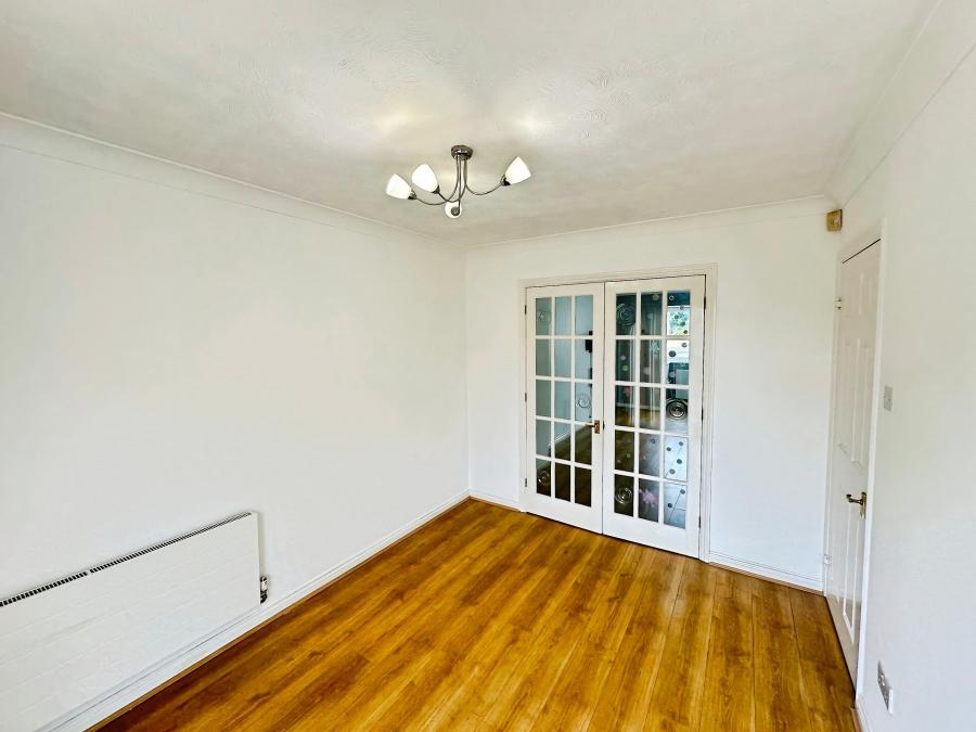 House Charndon Close in Luton