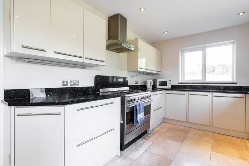 Room George Crescent in Greater London