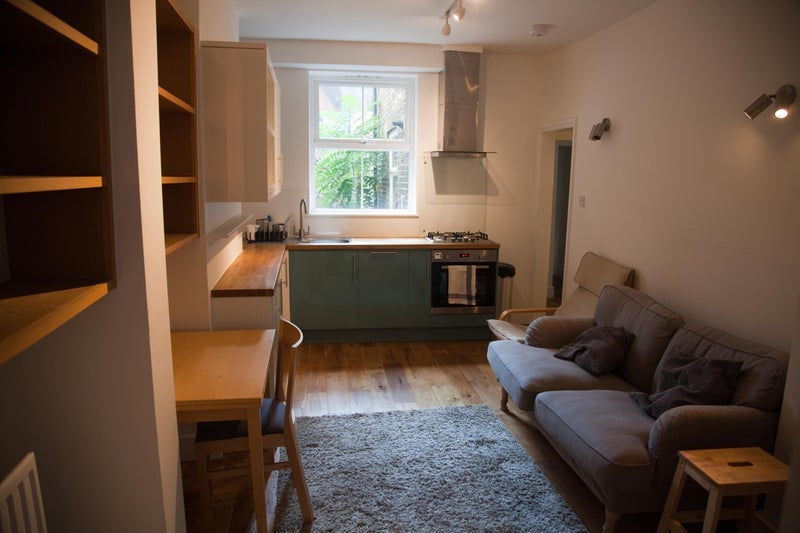 Room Belvedere Buildings in Greater London