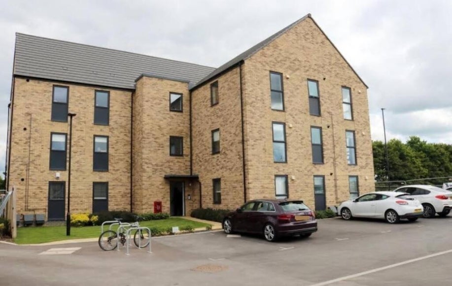 Flat Beckett Strand in Wroughton