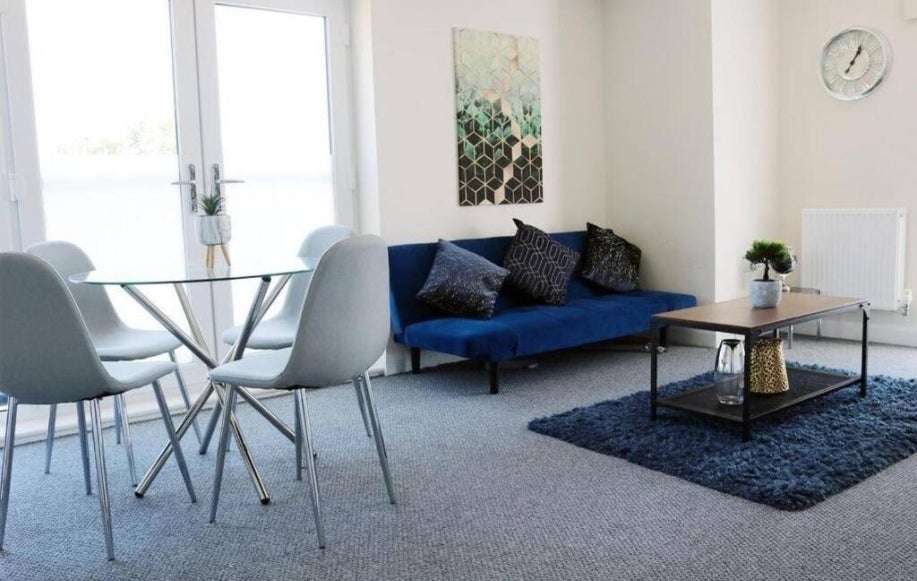Flat Beckett Strand in Wroughton