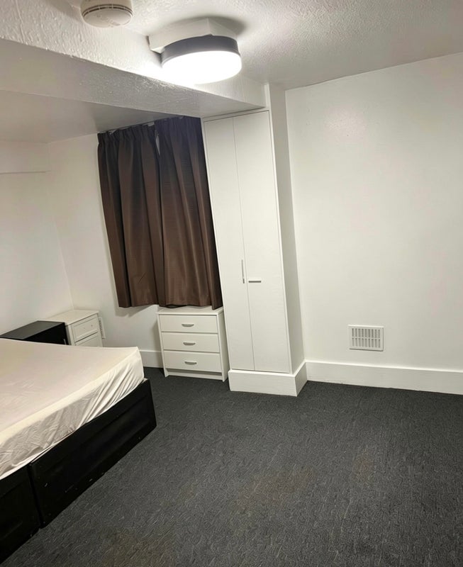 Room Verulam Avenue in Greater London