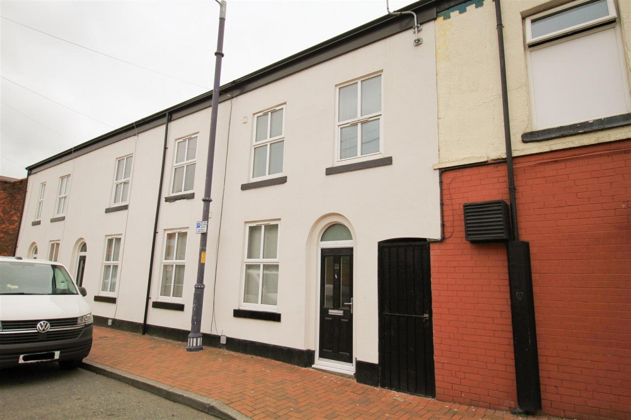 House Queen Street in Tameside