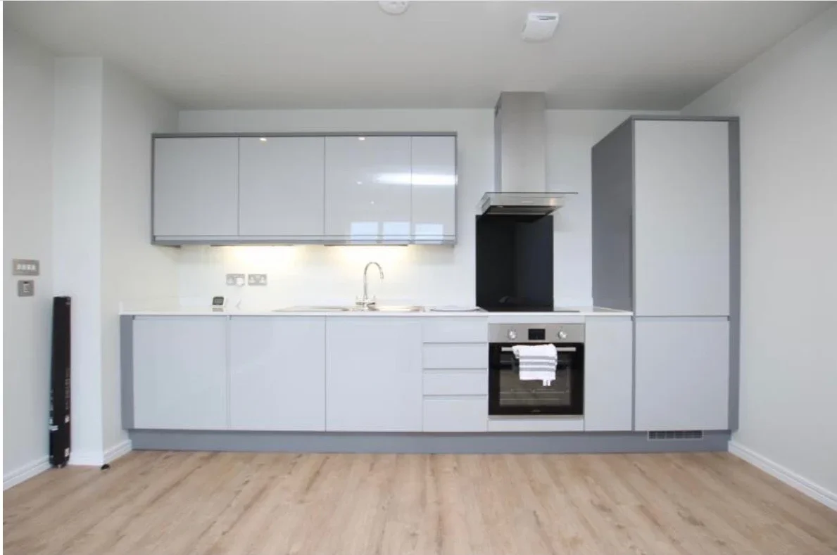 Flat Dalby Avenue in Bristol