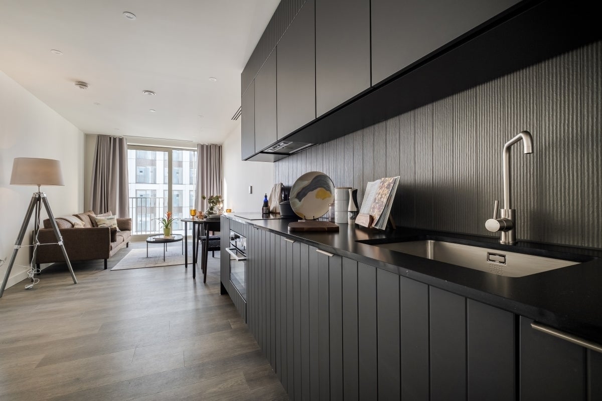 Flat Cherry Park Lane in Greater London