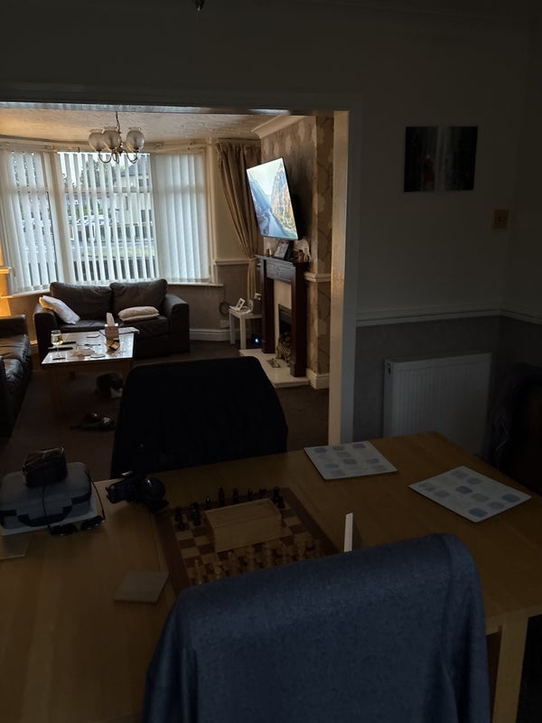 Room Lindale Avenue in Manchester