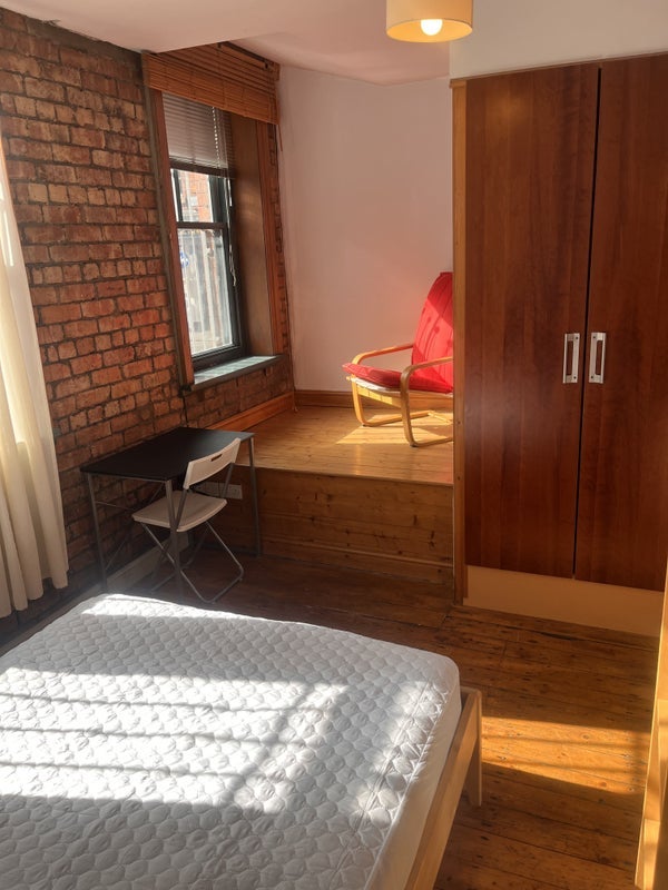 Room Turner Street in Manchester