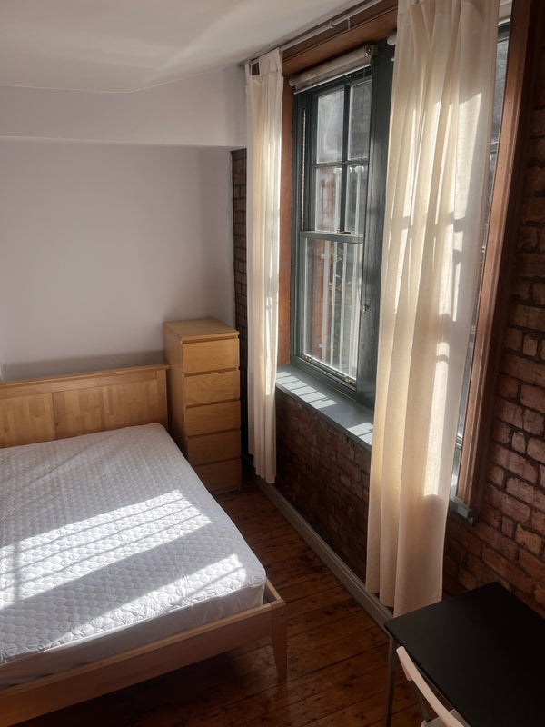 Room Turner Street in Manchester