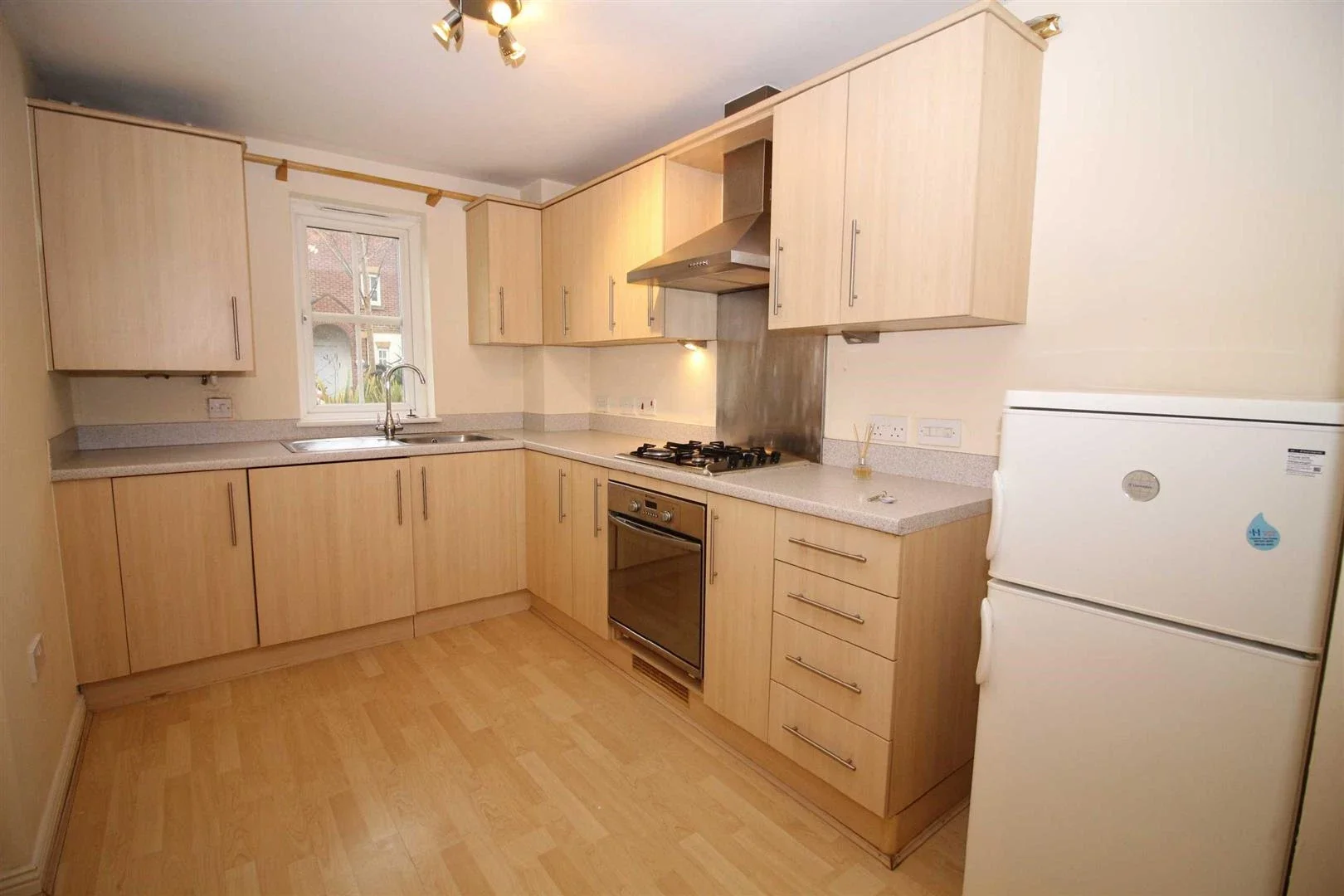 Flat Threipland Drive in Cardiff