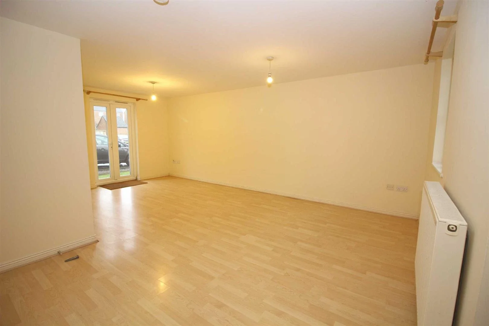 Flat Threipland Drive in Cardiff