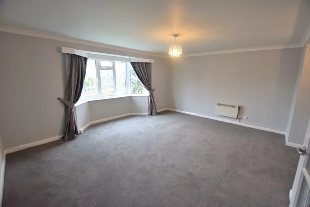 Flat Wordsworth Drive in Greater London