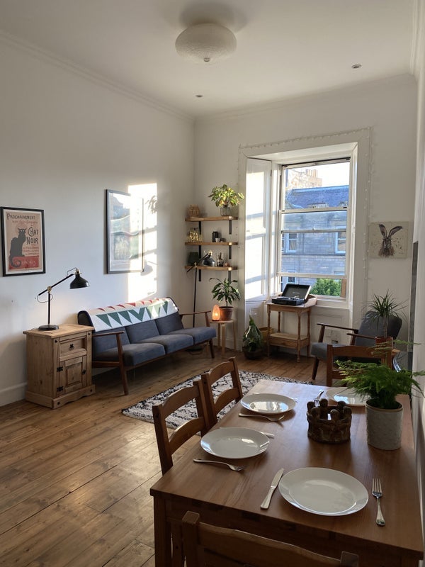 Flat Leith Walk in City of Edinburgh
