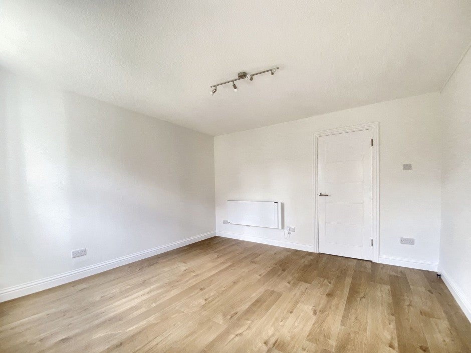 Flat Royal Lane in Greater London