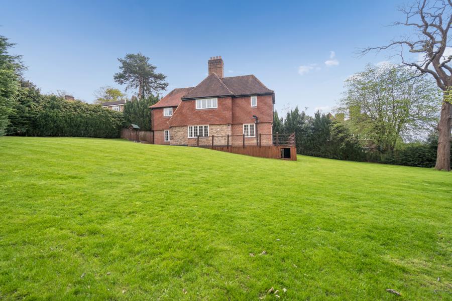 House Pinner Hill Road in Greater London