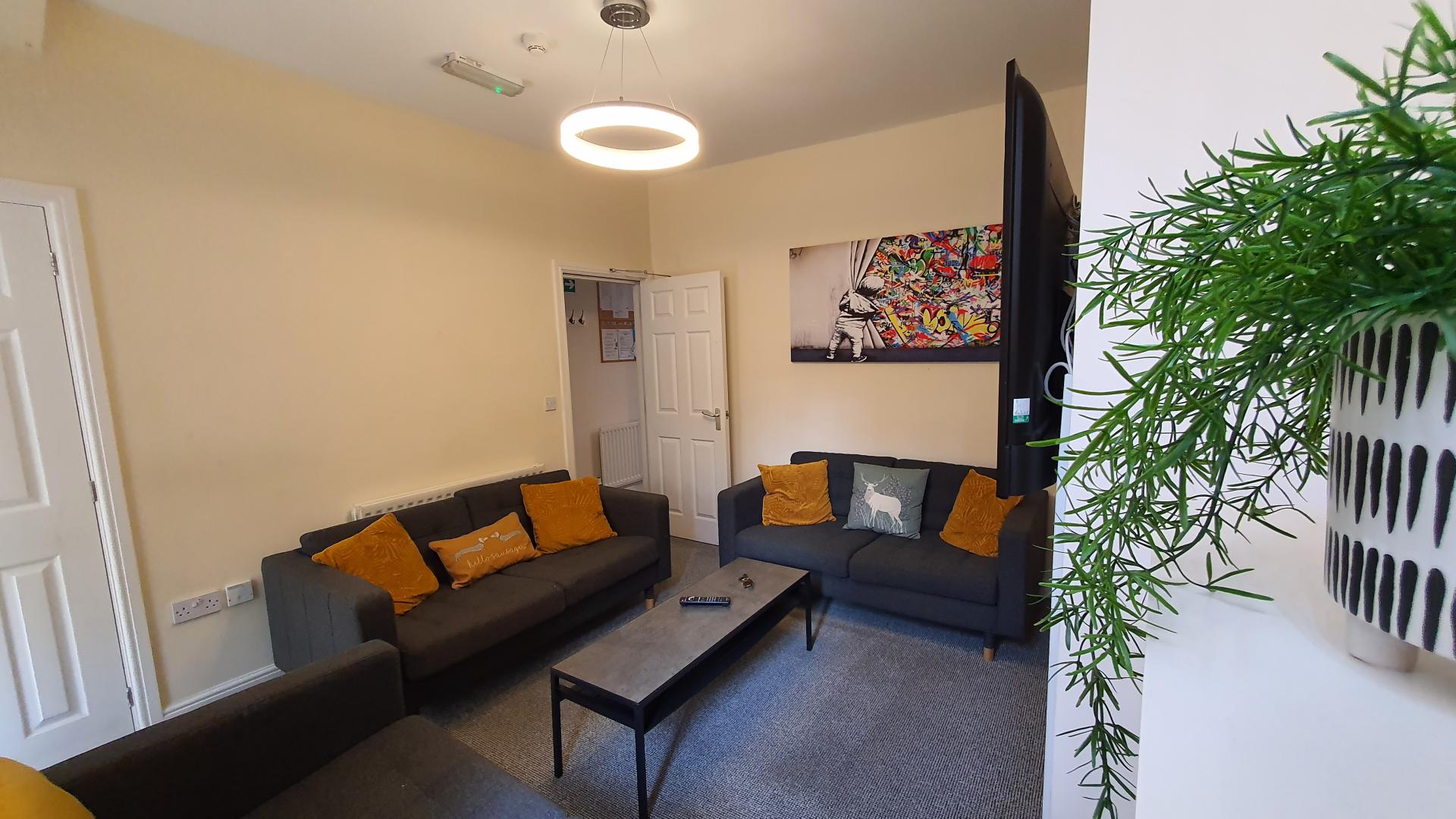 Room West Lorne Street in Chester