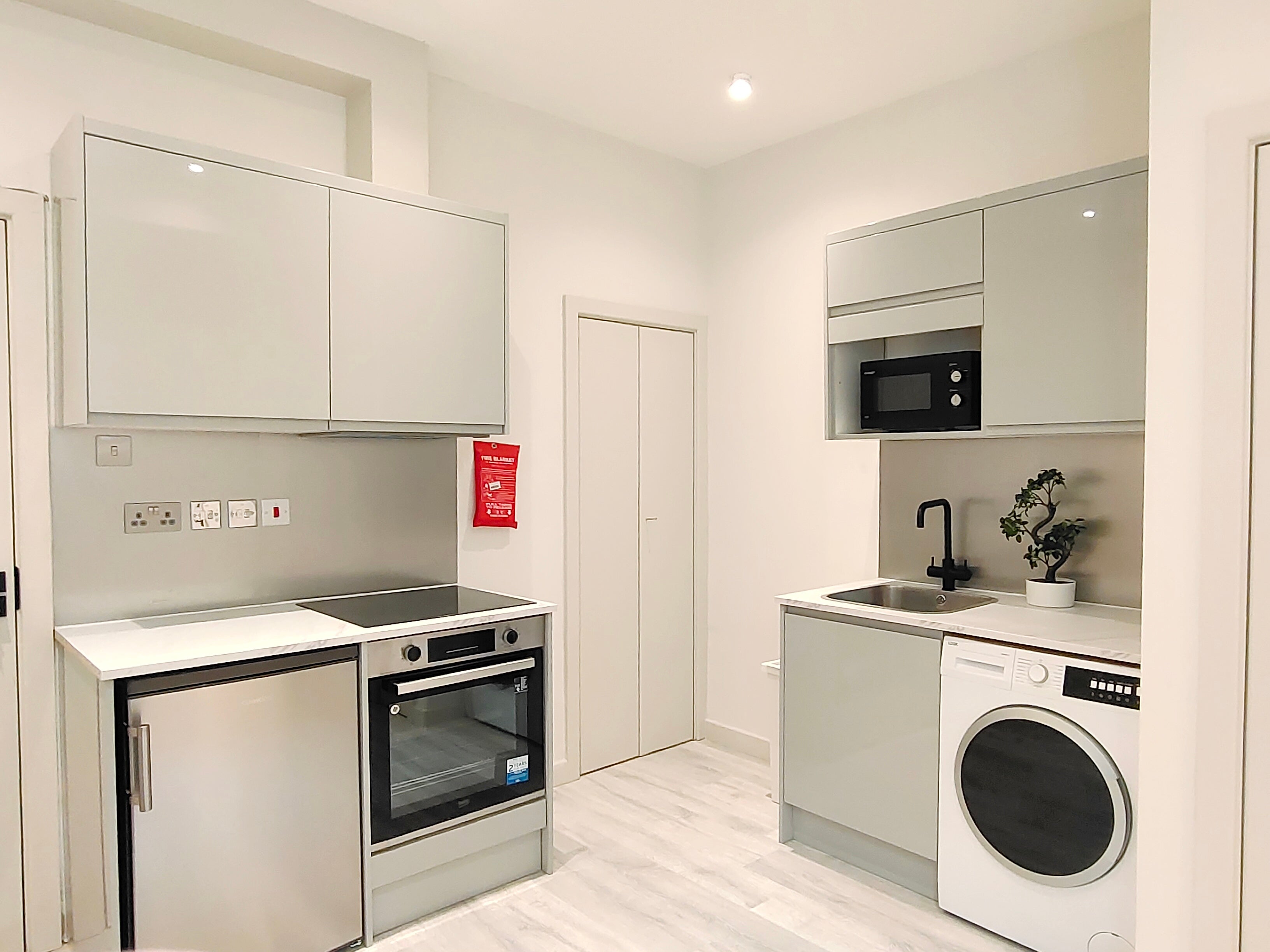 Flat Villiers Road in Greater London