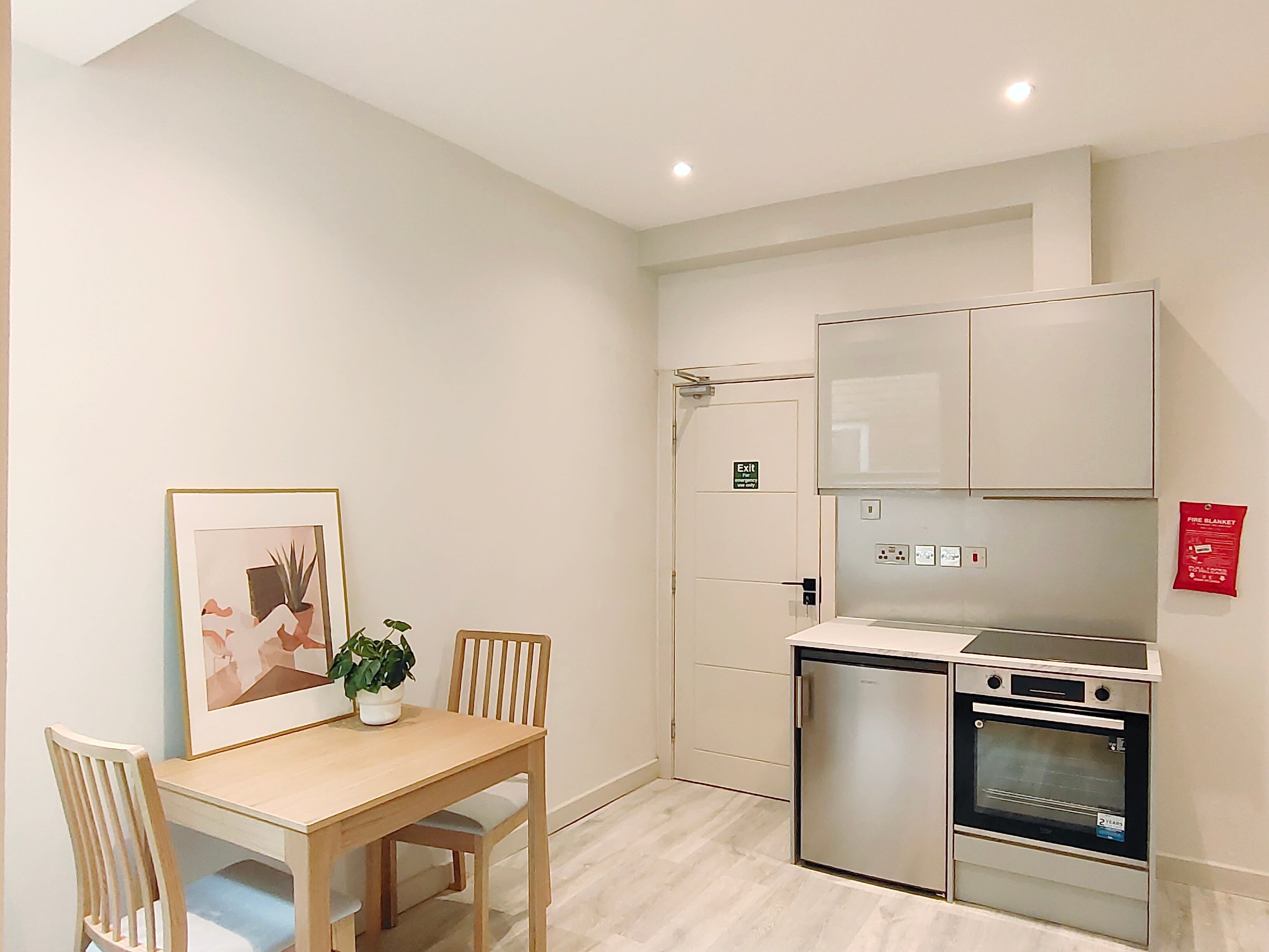 Flat Villiers Road in Greater London