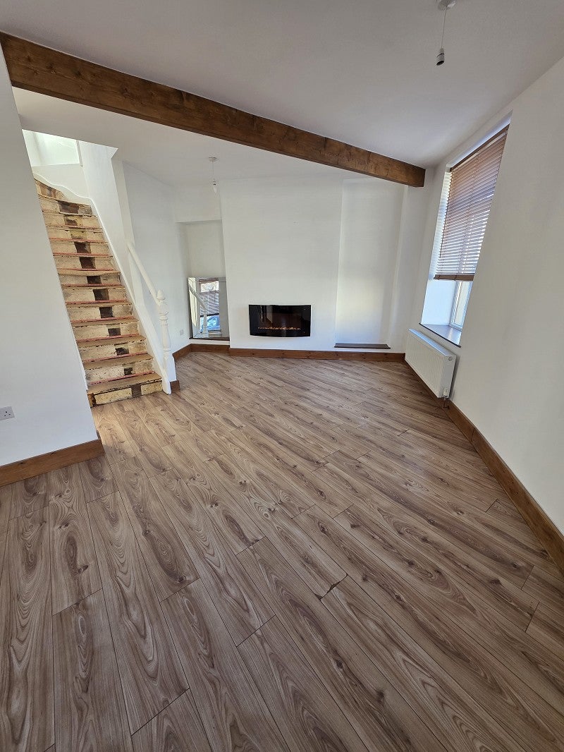 House Queen Street in Ton Pentre