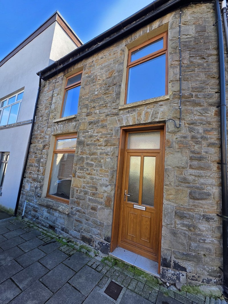 House Queen Street in Ton Pentre