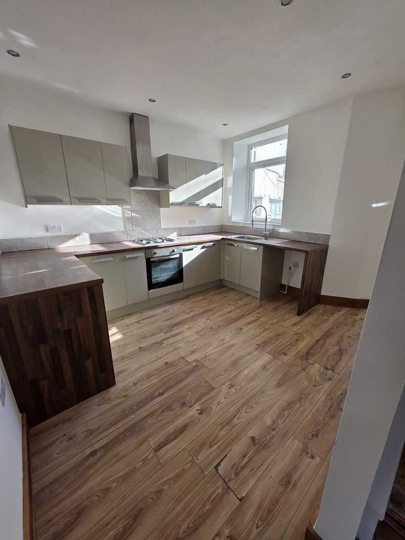 House Queen Street in Ton Pentre