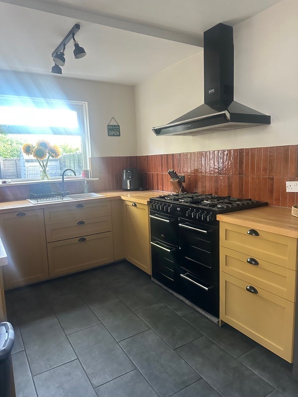 Room Parrin Lane in Salford