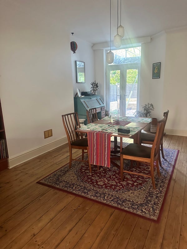 Room Parrin Lane in Salford