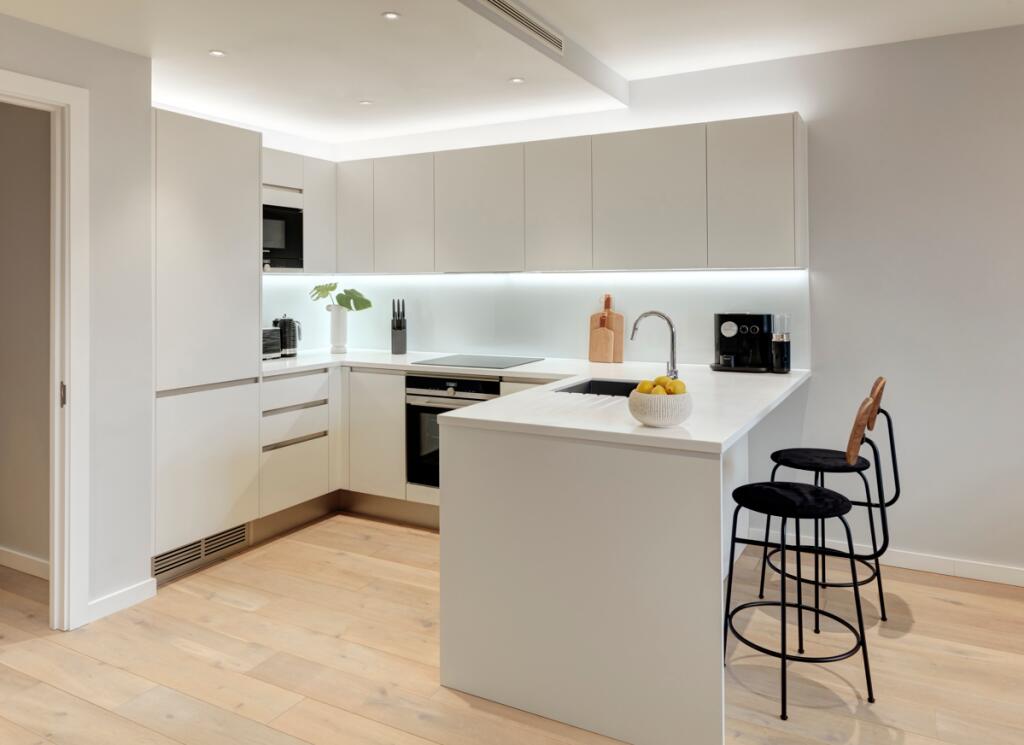 Flat Skelwith Road in Greater London