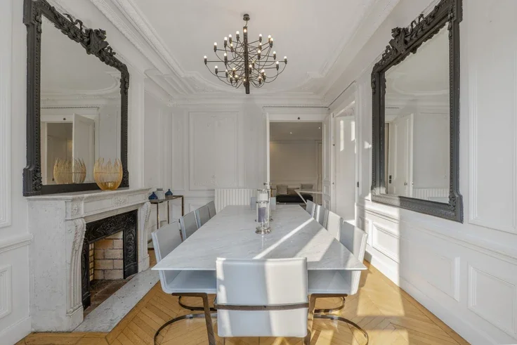Flat Avenue Kléber in Paris