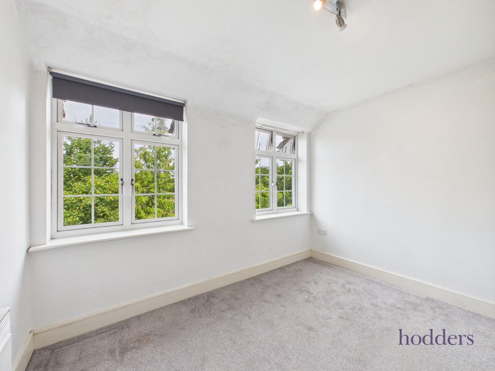 Flat Heath Road in Walton on Thames