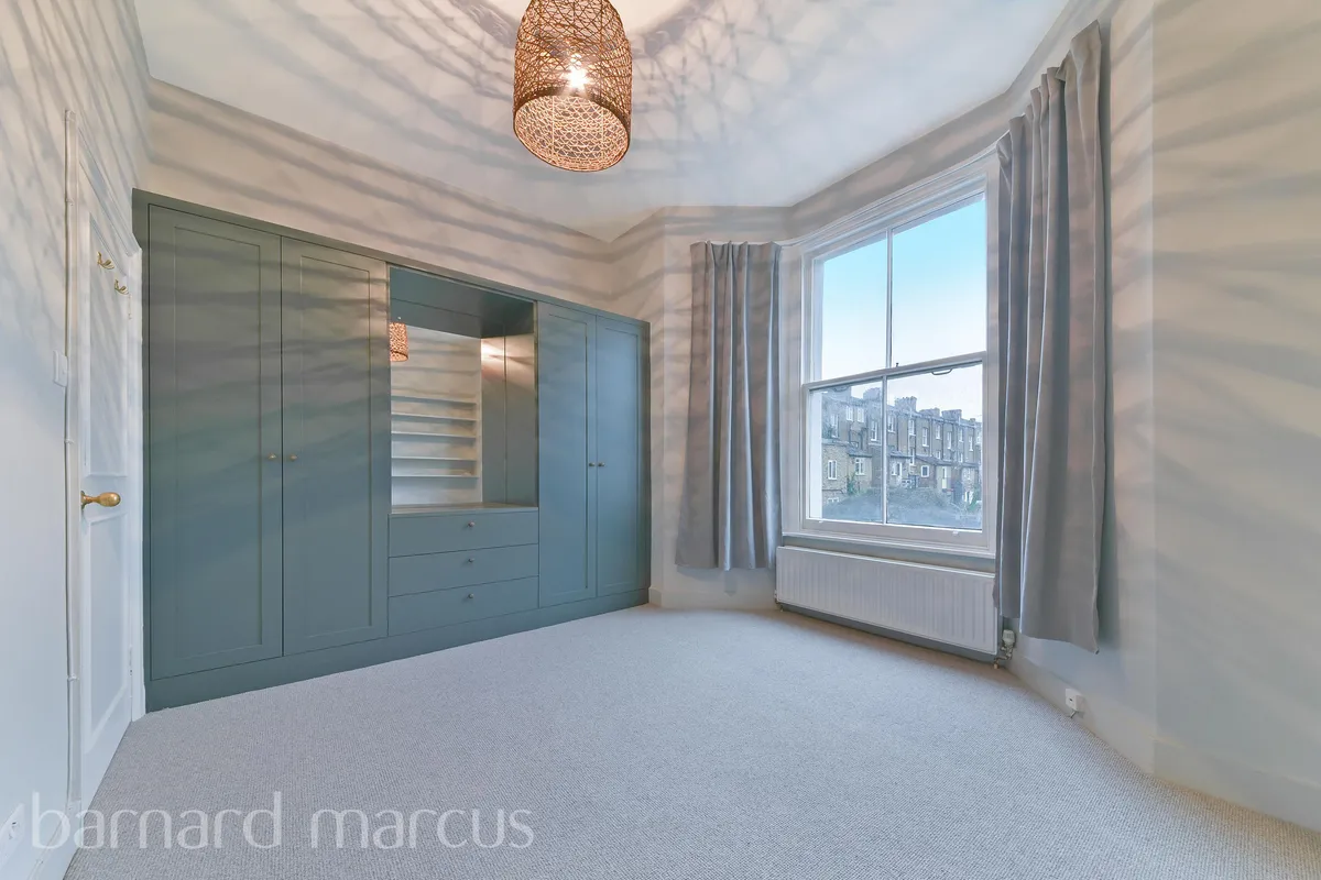 Flat Louvaine Road in Greater London