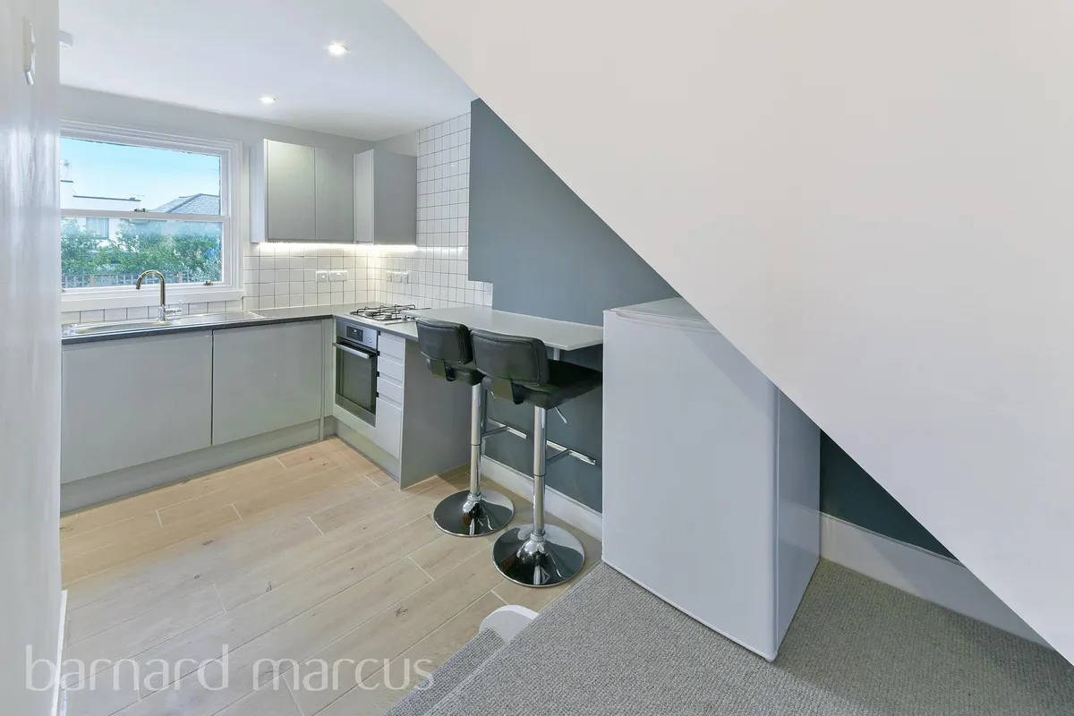 Flat Louvaine Road in Greater London