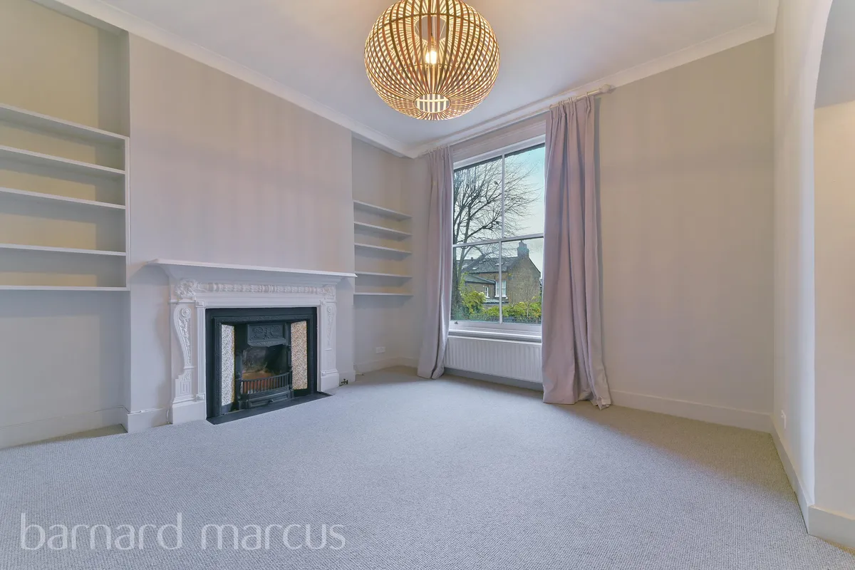 Flat Louvaine Road in Greater London