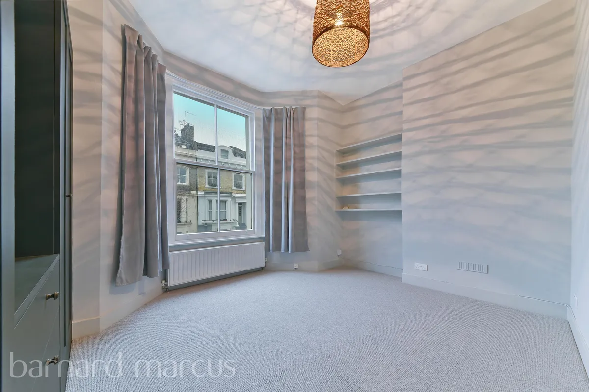 Flat Louvaine Road in Greater London