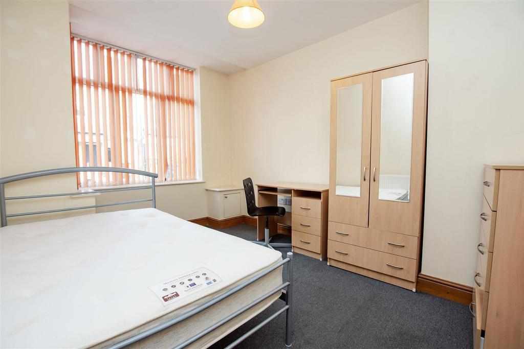 Flat Teignmouth Road in Birmingham