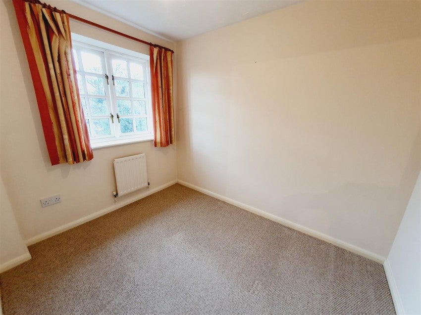 House Saint Swithins Close in Kettering