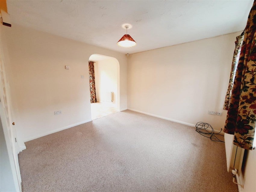 House Saint Swithins Close in Kettering