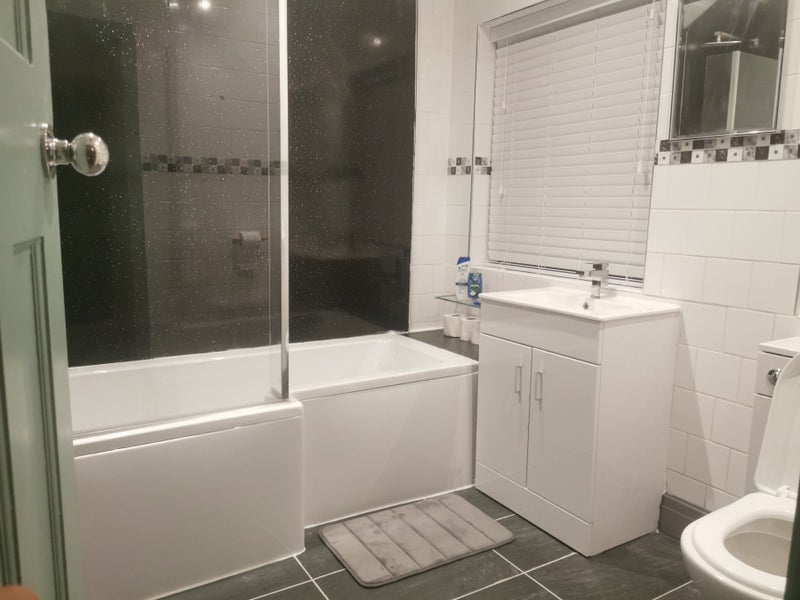 Room Rutland Avenue in Trafford