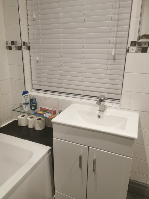 Room Rutland Avenue in Trafford