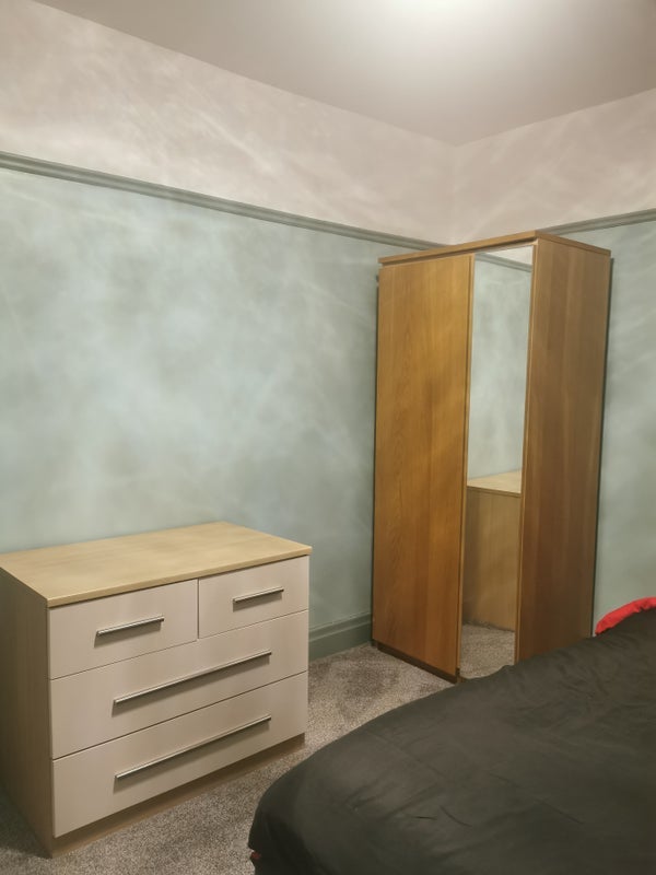 Room Rutland Avenue in Trafford