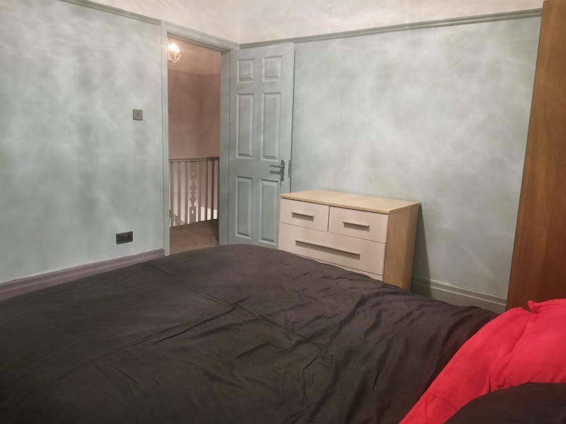 Room Rutland Avenue in Trafford