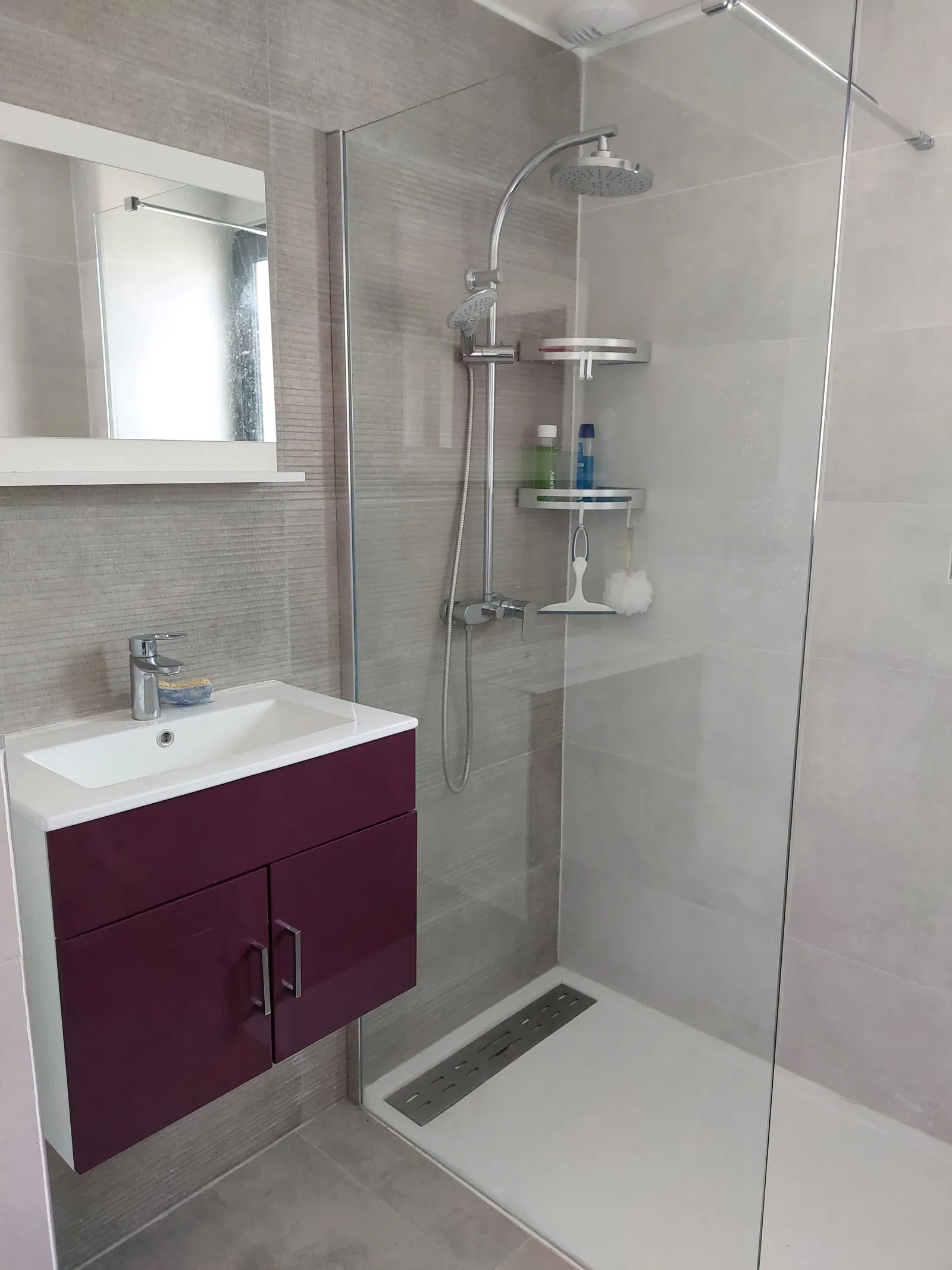 Room Rue Neptune in Juvignac