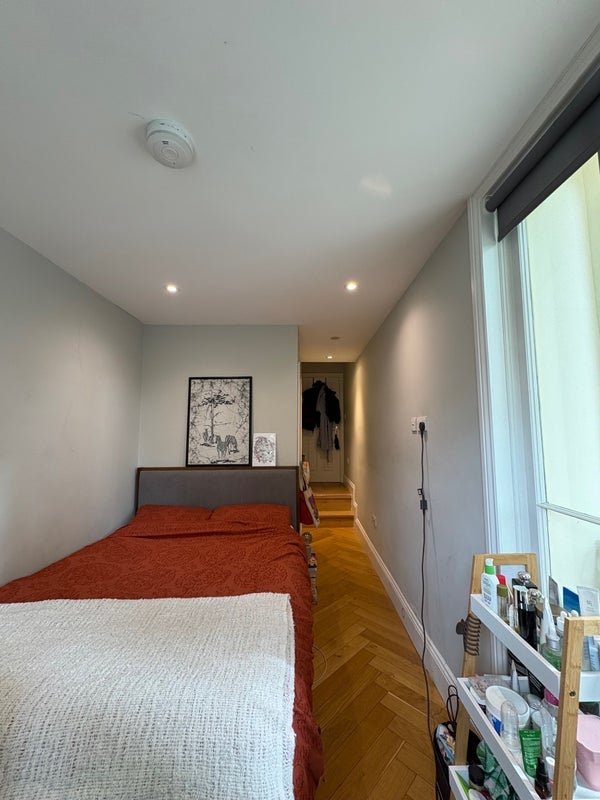 Room Penywern Road in Greater London