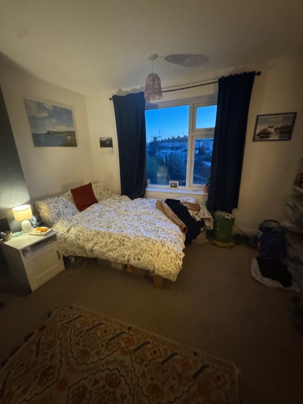 Room Filwood Road in Bristol