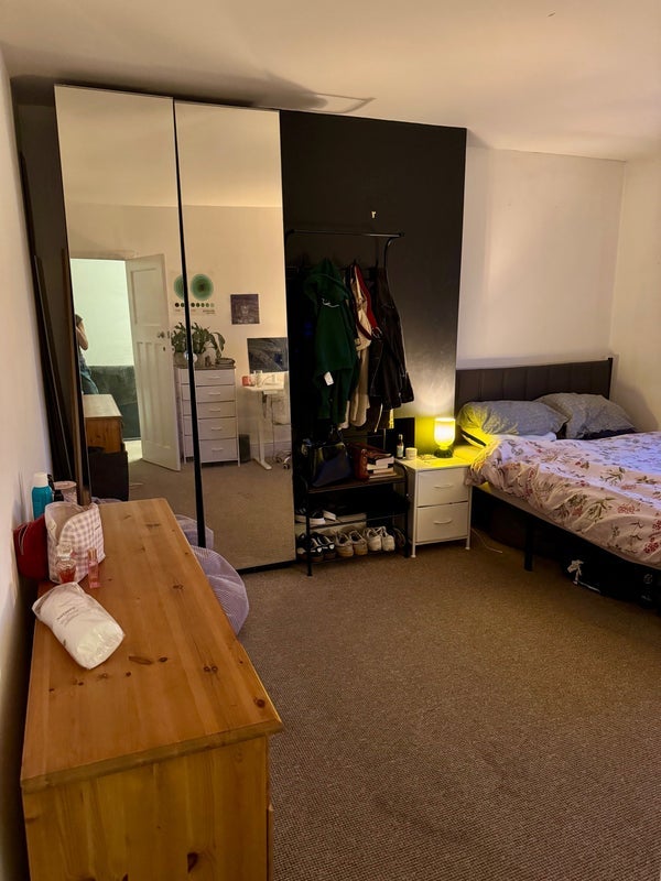 Room Filwood Road in Bristol